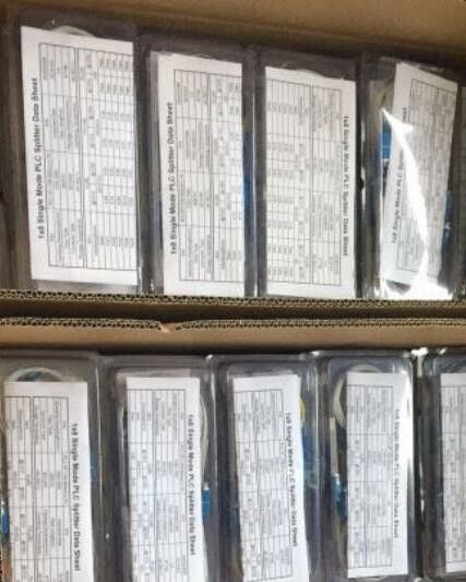 Splitter стекловолокна муфты 0.9mm 1m оптического волокна LC UPC 1*2 FBT