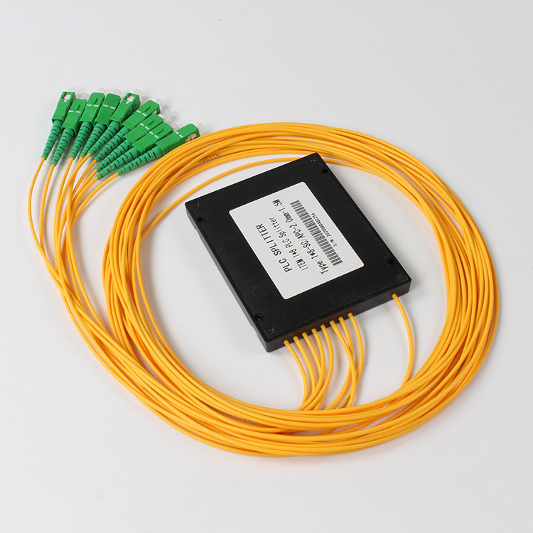 Ветвь 1.5Meter коробки SC APC Splitter PLC Splitter 1 x 8 оптического волокна 2.0MM