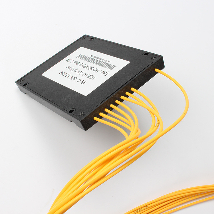 Ветвь 1.5Meter коробки SC APC Splitter PLC Splitter 1 x 8 оптического волокна 2.0MM